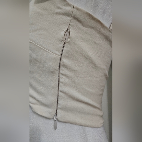 VESPER Sweetheart Neckline Cropped Top With Shoulder Ties In Cream. Size 6 - Picture 10 of 13